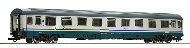 Passenger car 1st class in XMPR livery<br /><a href='images/pictures/Roco/Roco-74330.jpg' target='_blank'>Full size image</a>